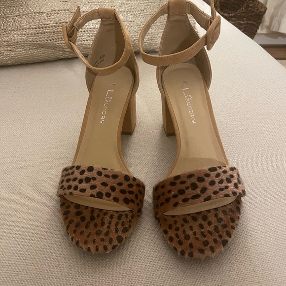 NWOT Cheetah Print Block Heels - Picture 3 of 4